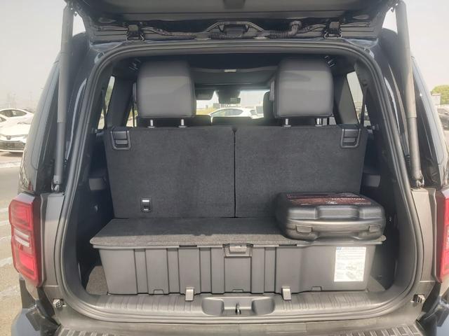 2025 Toyota LAND CRUISER PRADO KAKADU