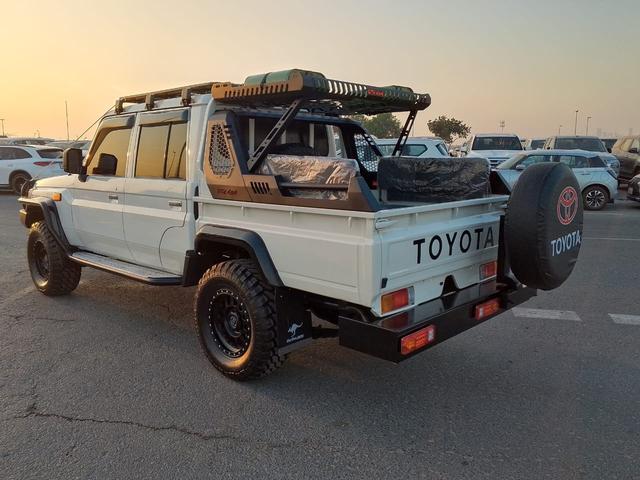 2013 Toyota LAND CRUISER DOUBLE CAB