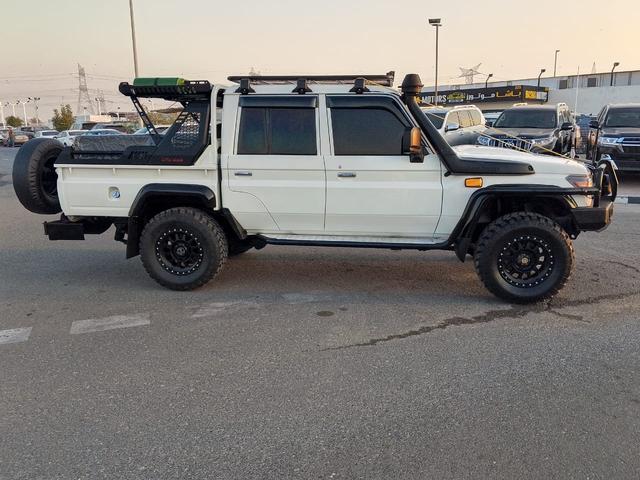 2013 Toyota LAND CRUISER DOUBLE CAB