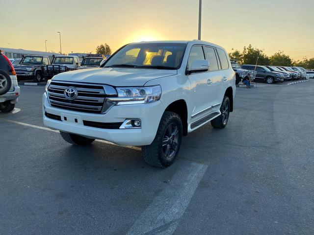 2013 Toyota LAND CRUISER VXR
