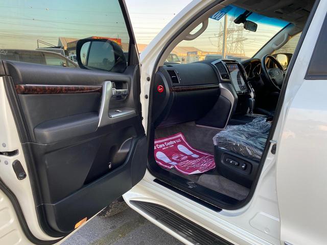 2013 Toyota LAND CRUISER VXR