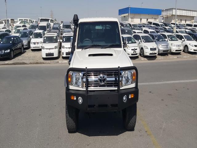 2011 Toyota Land Cruiser p/up