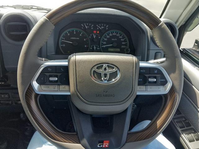 2016 Toyota LAND CRUISER DOUBLE CAB