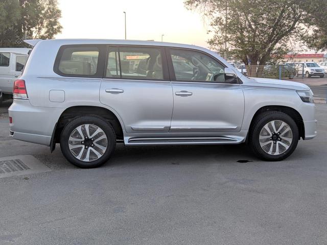 2019 Toyota Land Cruiser