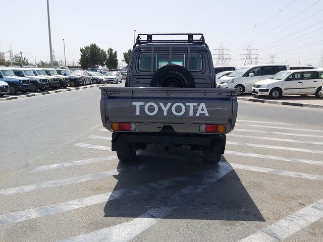 2014 Toyota Land Cruiser p/up