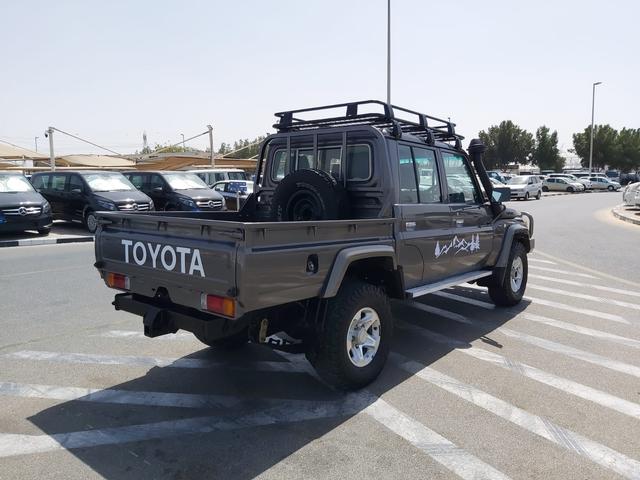 2014 Toyota Land Cruiser p/up