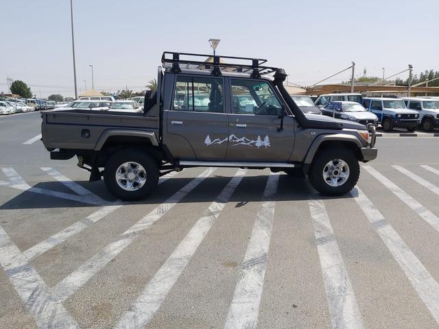 2014 Toyota Land Cruiser p/up