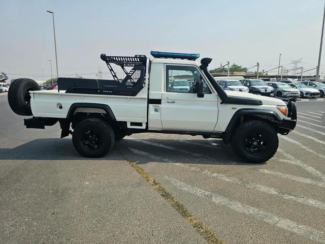 2010 Toyota Land Cruiser p/up