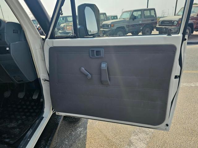 2010 Toyota Land Cruiser p/up