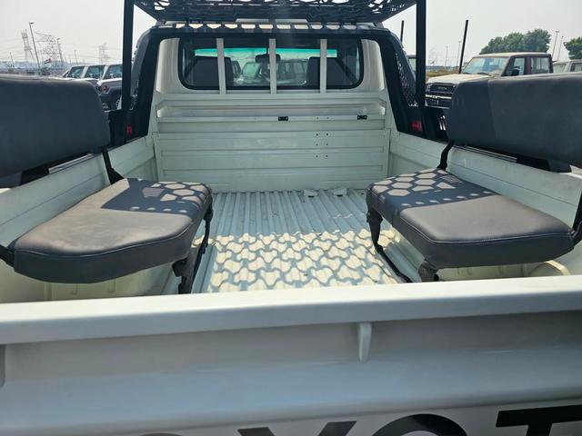 2010 Toyota Land Cruiser p/up