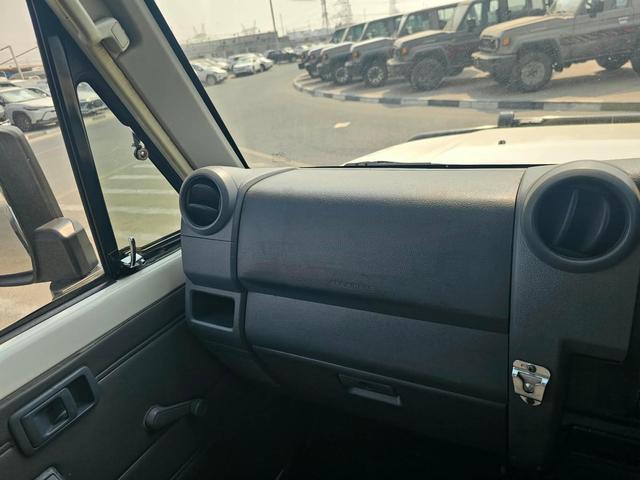 2010 Toyota Land Cruiser p/up