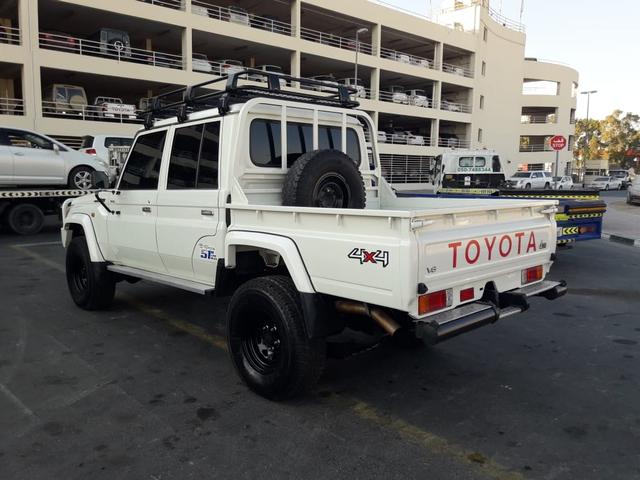 2014 Toyota Land Cruiser p/up