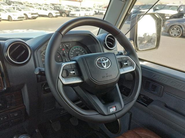 2015 Toyota LAND CRUISER 5D HARDTOP