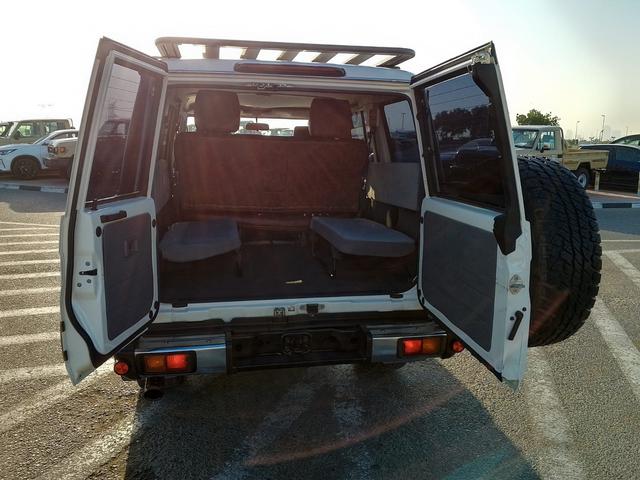 2015 Toyota LAND CRUISER 5D HARDTOP