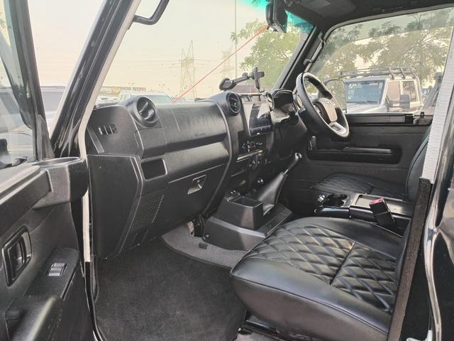 2013 Toyota LAND CRUISER DOUBLE CAB