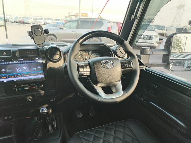 2013 Toyota LAND CRUISER DOUBLE CAB