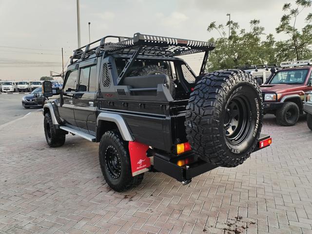 2013 Toyota LAND CRUISER DOUBLE CAB