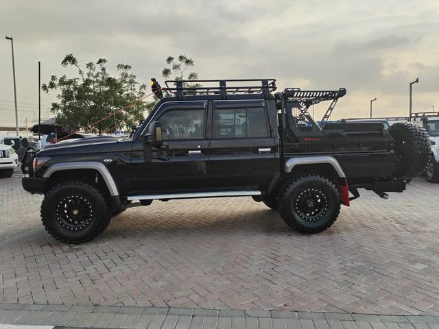 2013 Toyota LAND CRUISER DOUBLE CAB