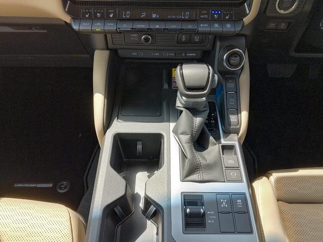 2025 Toyota LAND CRUISER PRADO VX LTD
