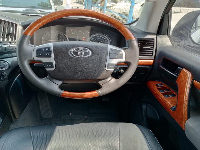 2012 Toyota Land Cruiser