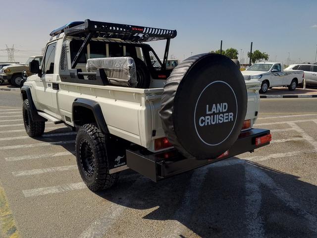 2010 Toyota Land Cruiser p/up