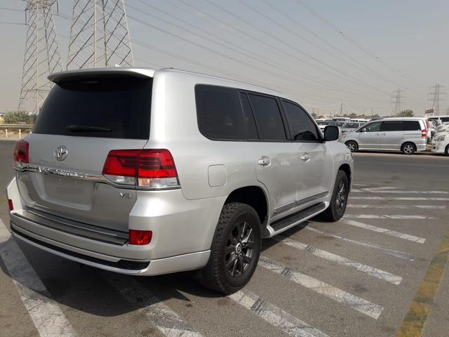 2012 Toyota LAND CRUISER VXR