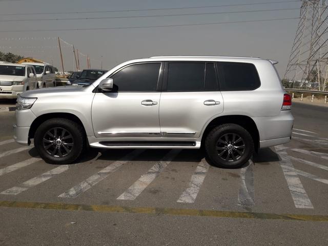 2012 Toyota LAND CRUISER VXR