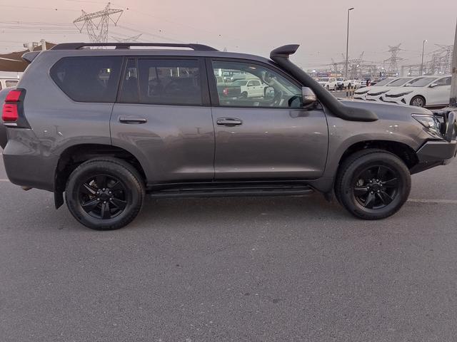 2021 Toyota LAND CRUISER PRADO