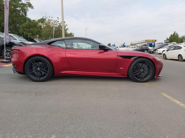 2018 Aston Martin DBS